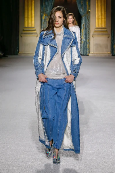 Look 22